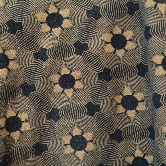 Ladies one size (0-12) LulaRoe leggings. - Picture 3 of 6